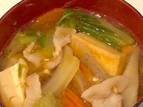 具だくさんの豚汁☆常備野菜でつくるコクうま汁♪簡単